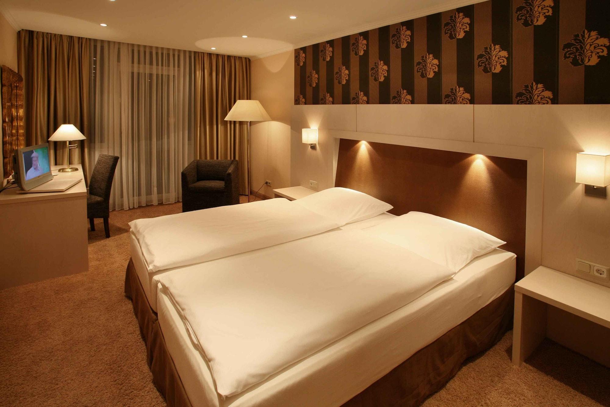 Hotel & Spa Waldecker Hof วิลลิงเงิน ภายนอก รูปภาพ