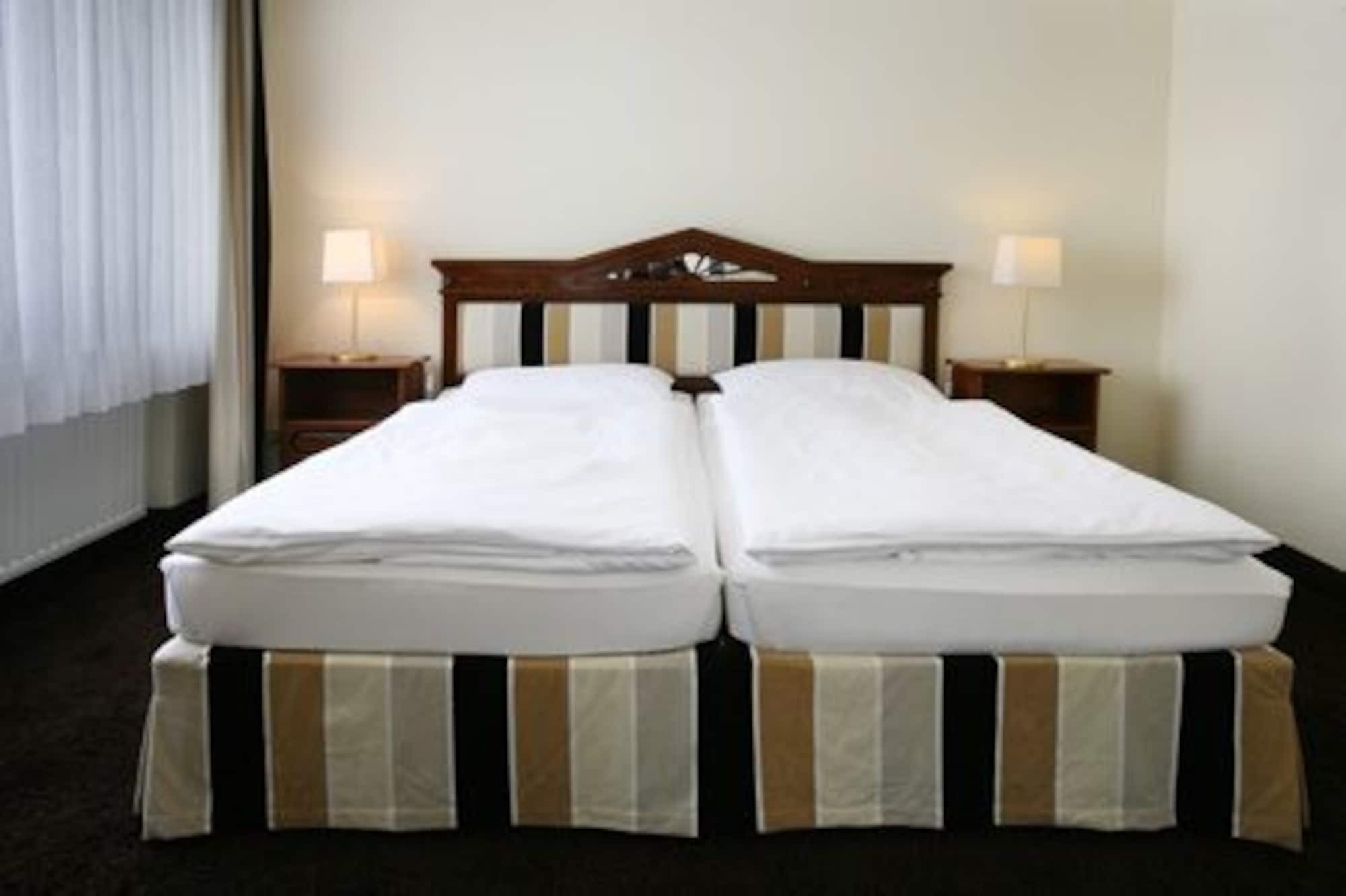 Hotel & Spa Waldecker Hof วิลลิงเงิน ภายนอก รูปภาพ