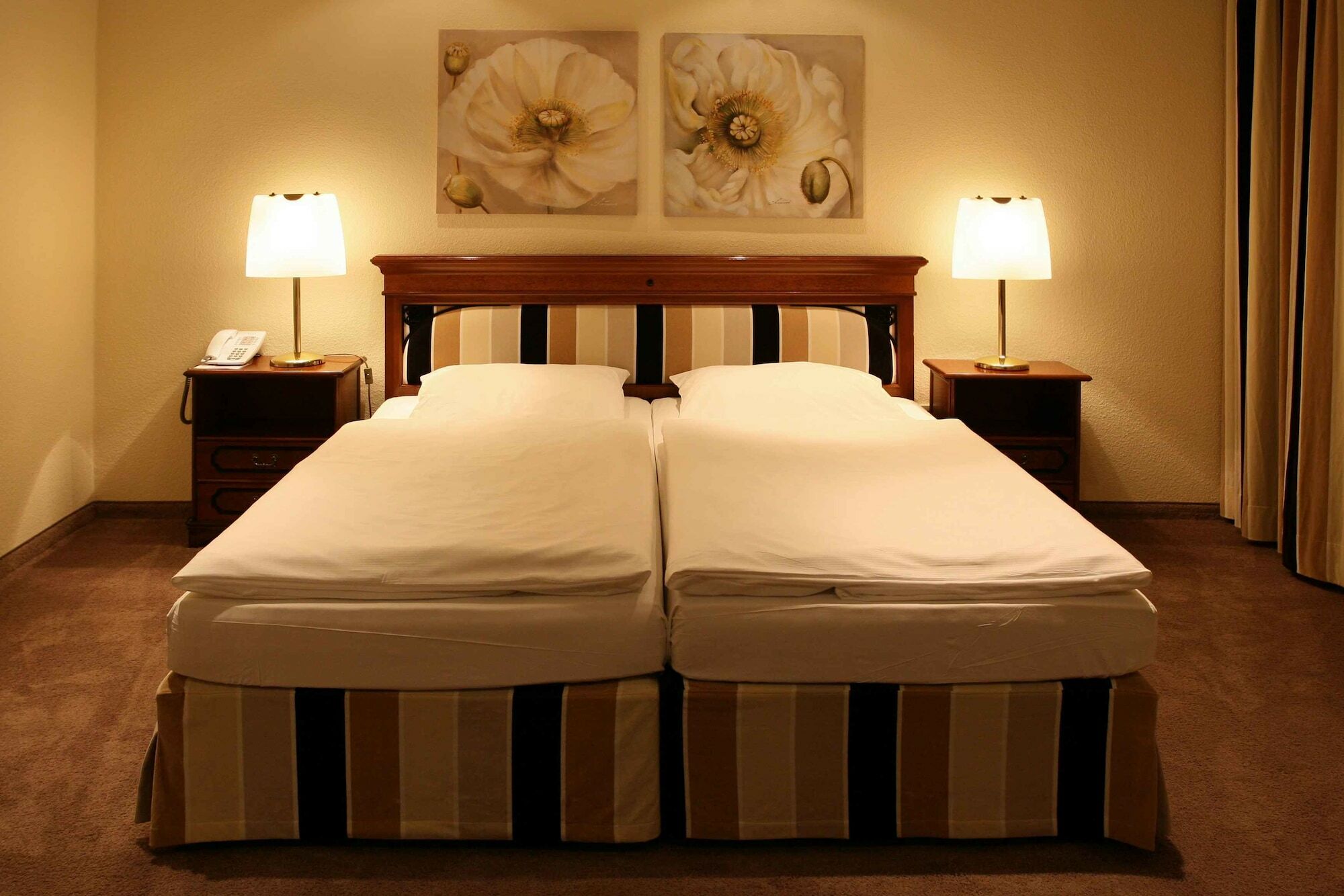 Hotel & Spa Waldecker Hof วิลลิงเงิน ภายนอก รูปภาพ